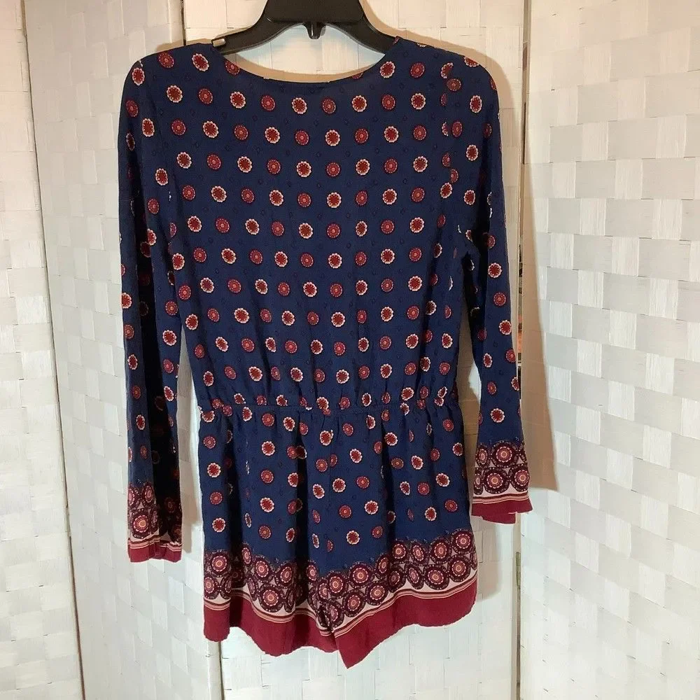 blu pepper navy print romper size large